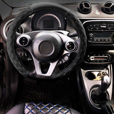 ΚΑΛΥΜΜΑ ΤΙΜΟΝΙΟΥ ΔΕΡΜΑΤΙΝΗ Elegant D Μαύρο Με Μαύρη Ραφή Medium 38cm